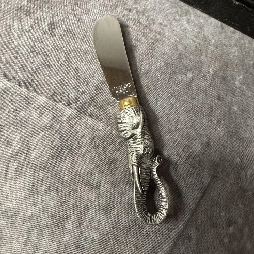 Vintage Arthur Court Elephant Handle Cheese Butter Spreaders Kitchen Set of 4